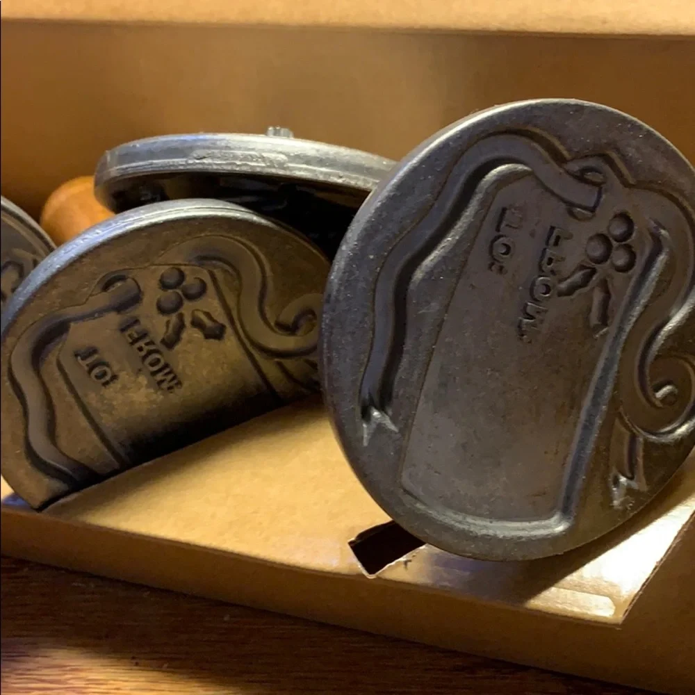Nordic Ware Holiday Cookie Stamps+1extra gift tag